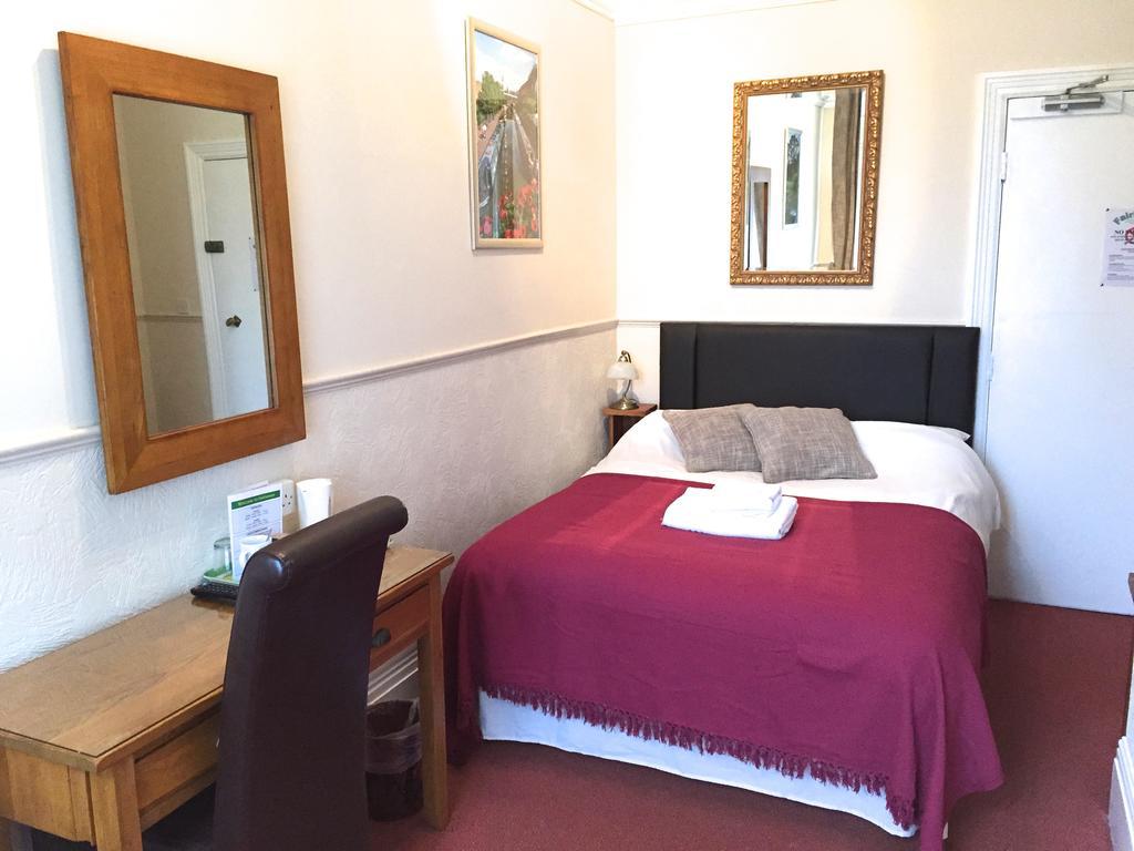 Fairlawns Guest House 밴베리 객실 사진