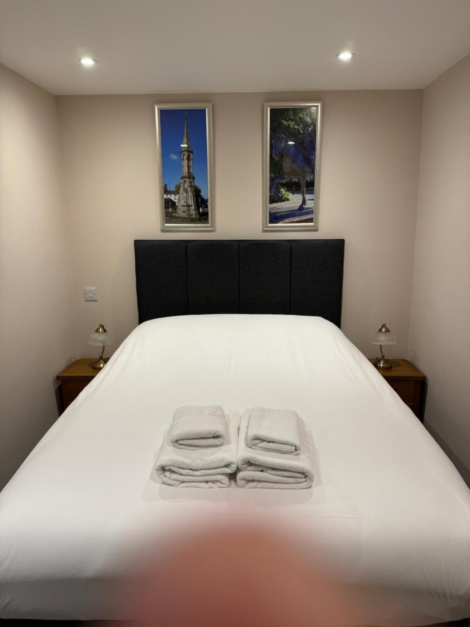 Fairlawns Guest House 밴베리 외부 사진